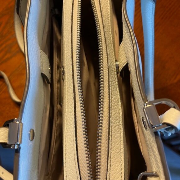 Kate Spade Pebble Grey Crossbody Purse with matching wallet - Picture 2 of 9